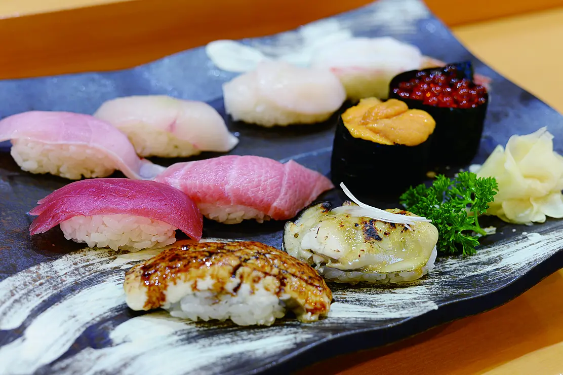 様々な種類の握り寿司