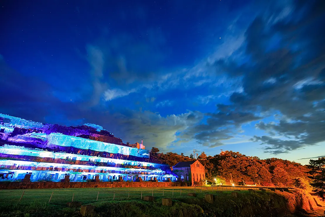 鉱場跡のライトアップ