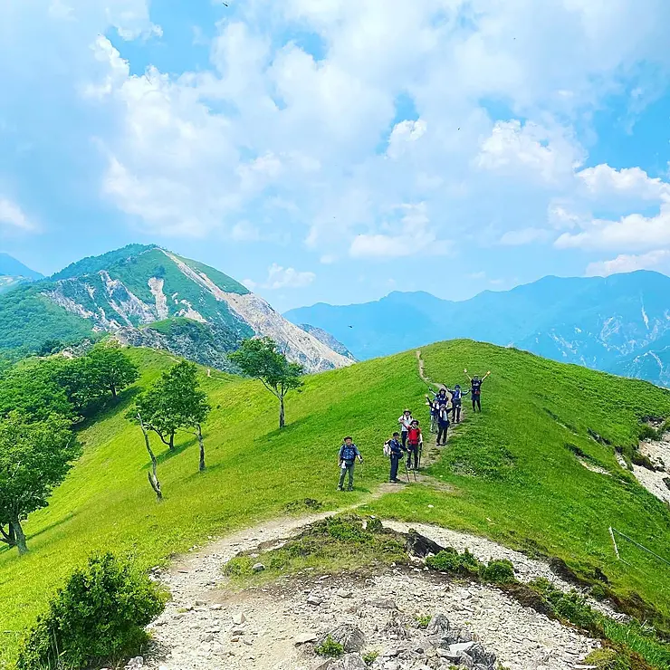 稜線での登山の様子