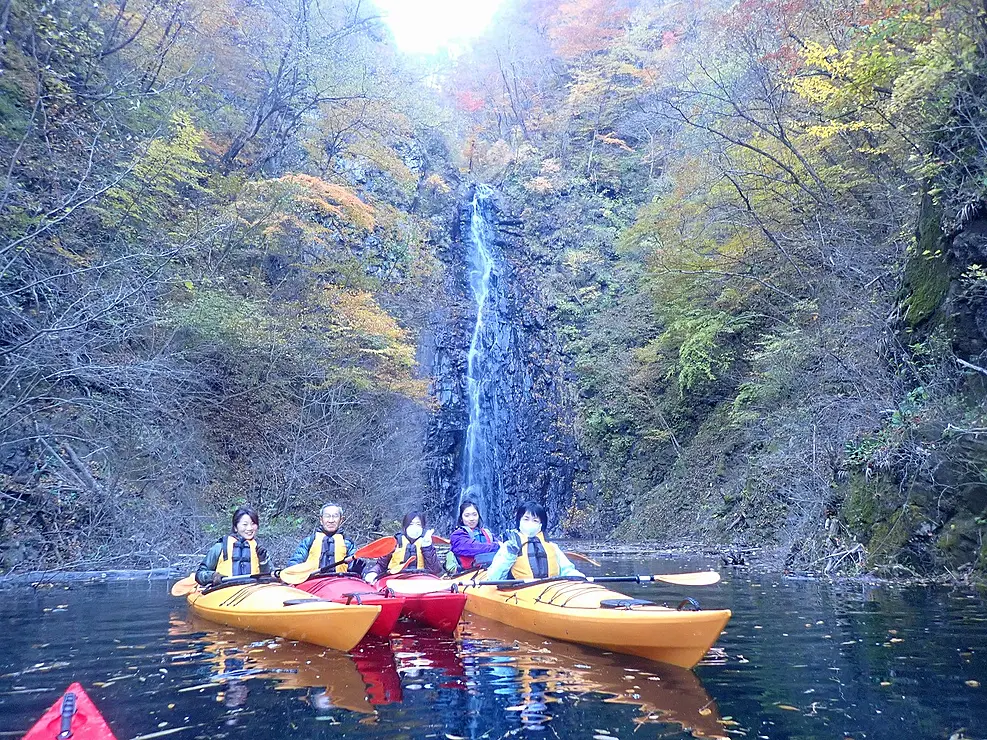ダム湖でのカヤック
