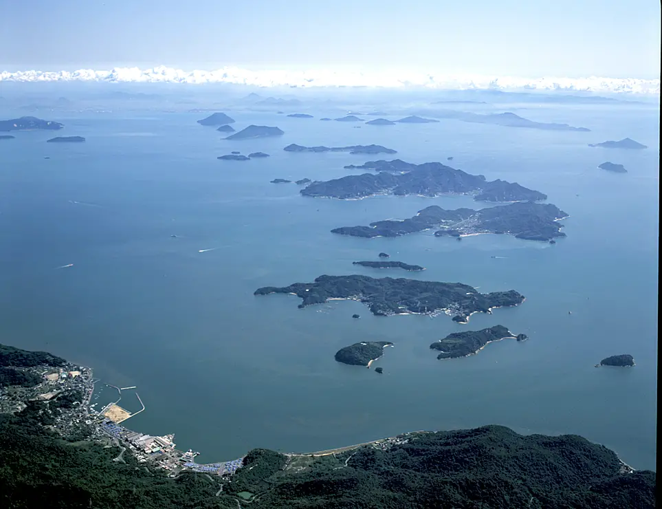 瀬戸内海に広がる笠岡諸島