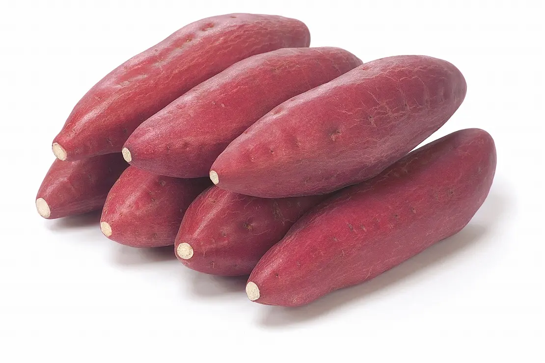 なると金時がたくさん積み上げられている