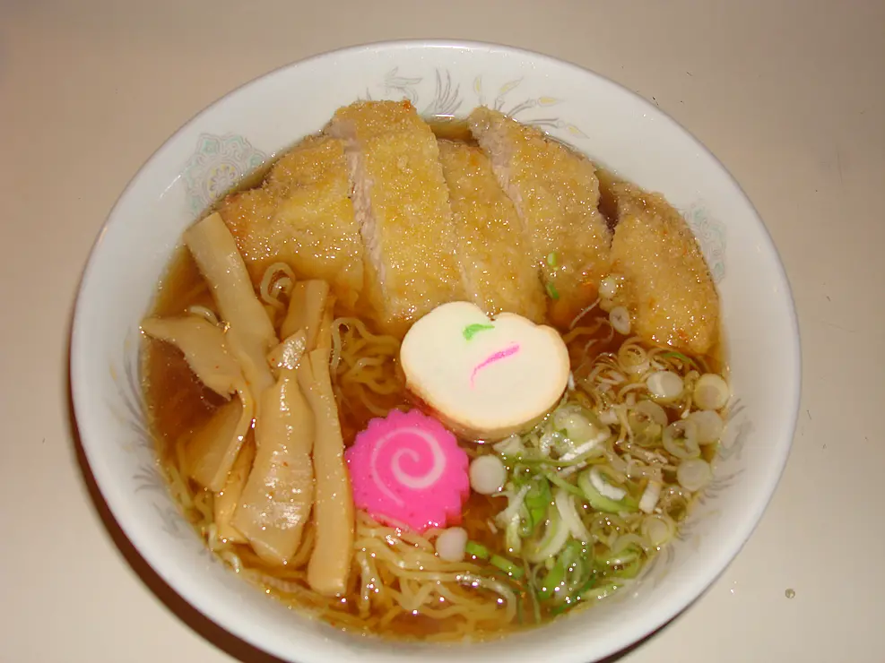 かつが乗ったラーメン
