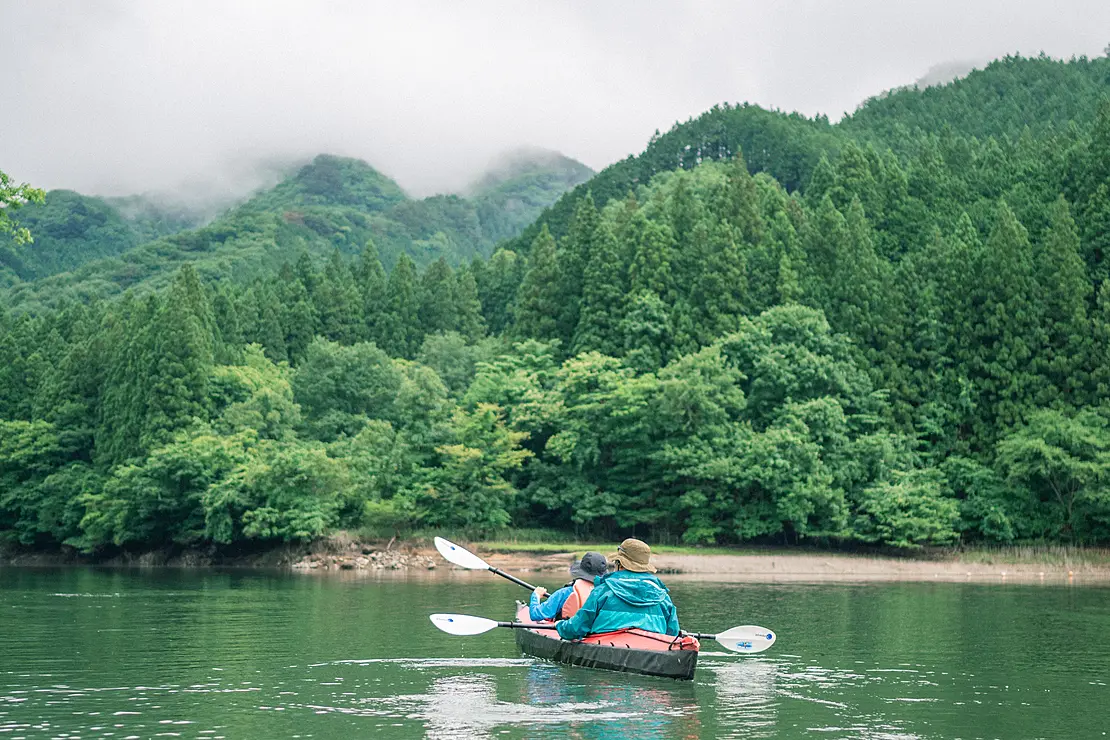 湖でのカヤック