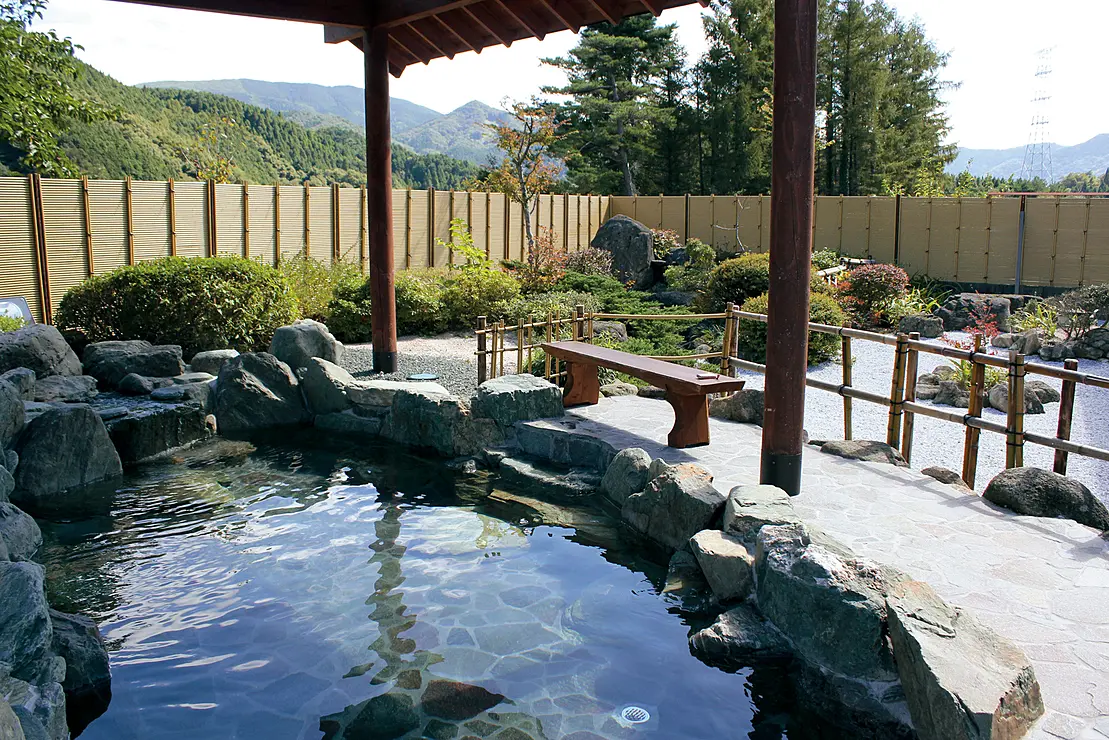 新見千屋温泉いぶきの里の露天風呂