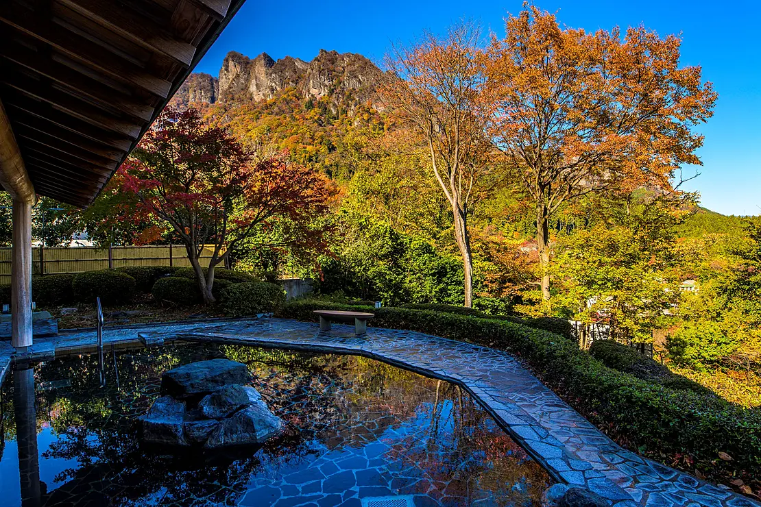 紅葉が綺麗な露天風呂