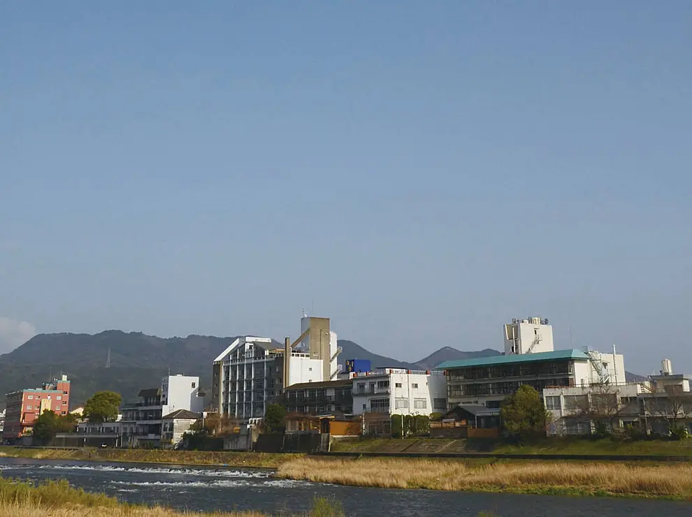 川沿いの温泉街