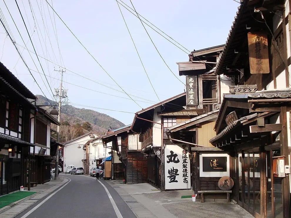宿場町にある漆器店
