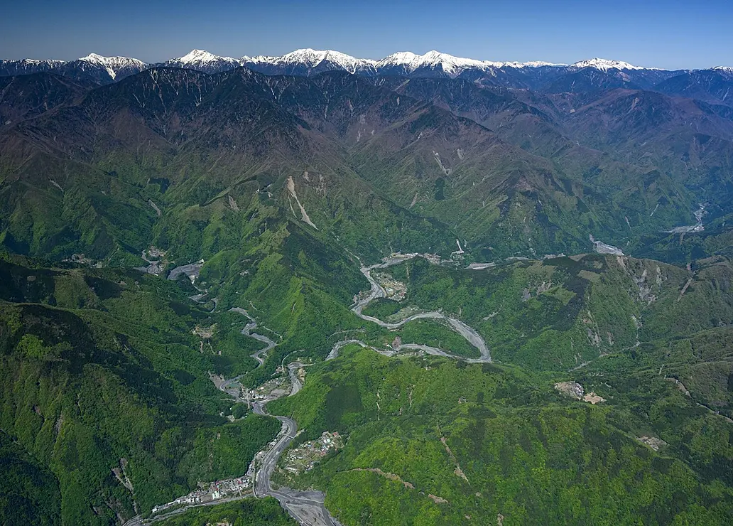 空から見た山村