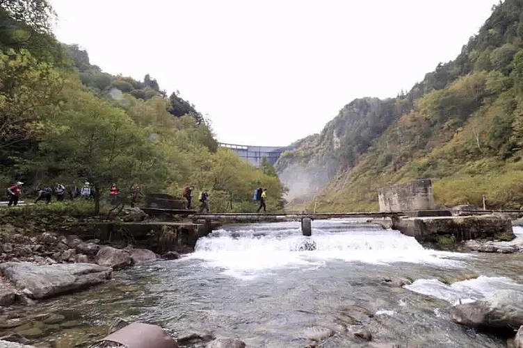 河床トレッキング