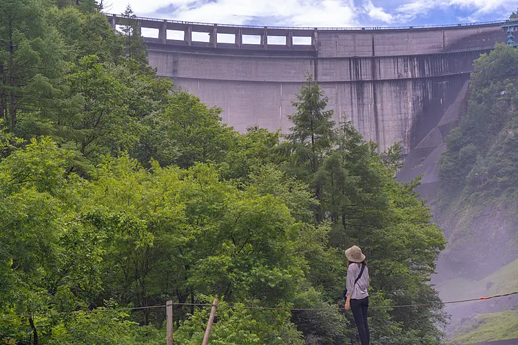 黒部ダムの迫力を知る