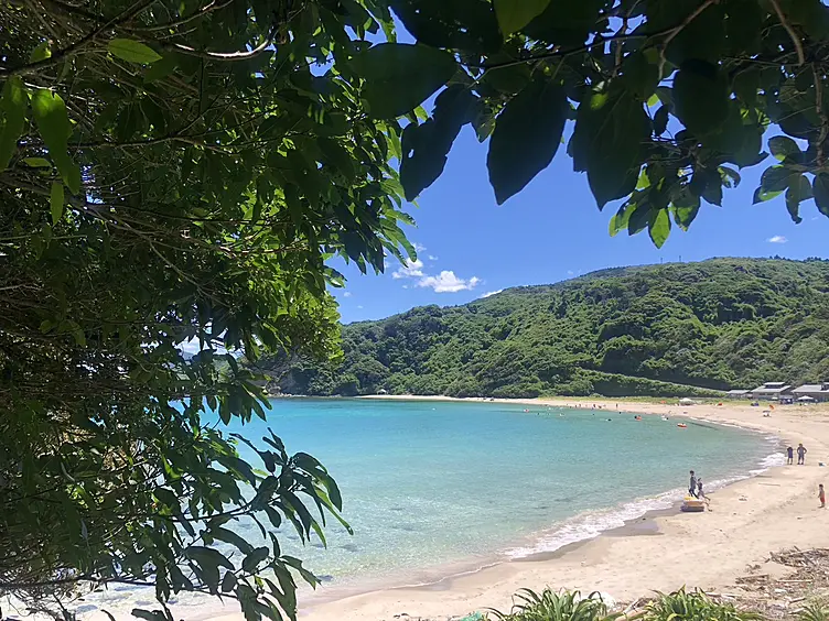 白砂と青い海のコントラストが美しい 二位ノ浜