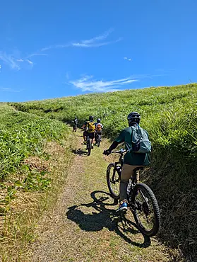 秋吉台Ｅバイクツアー