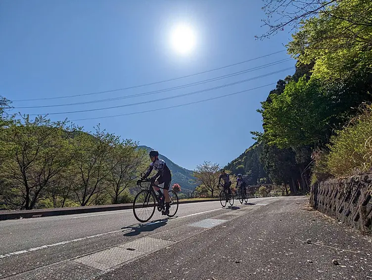 サイクリングする人々