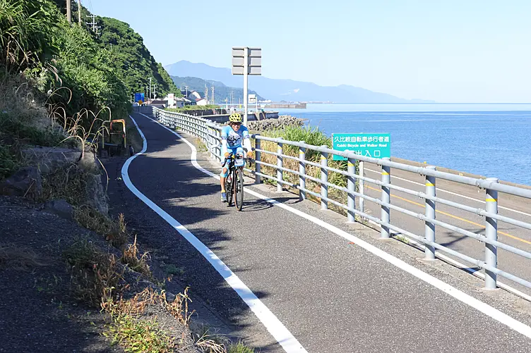 美しい日本海を眺めながらのサイクリング