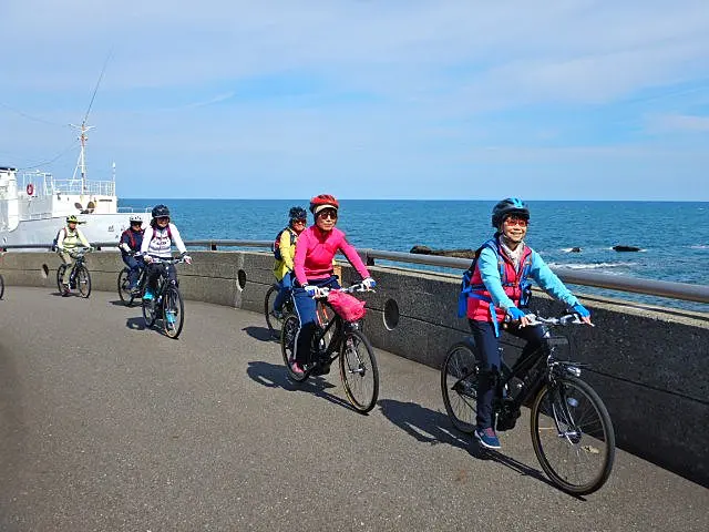 美しい日本海を眺めながらのサイクリング
