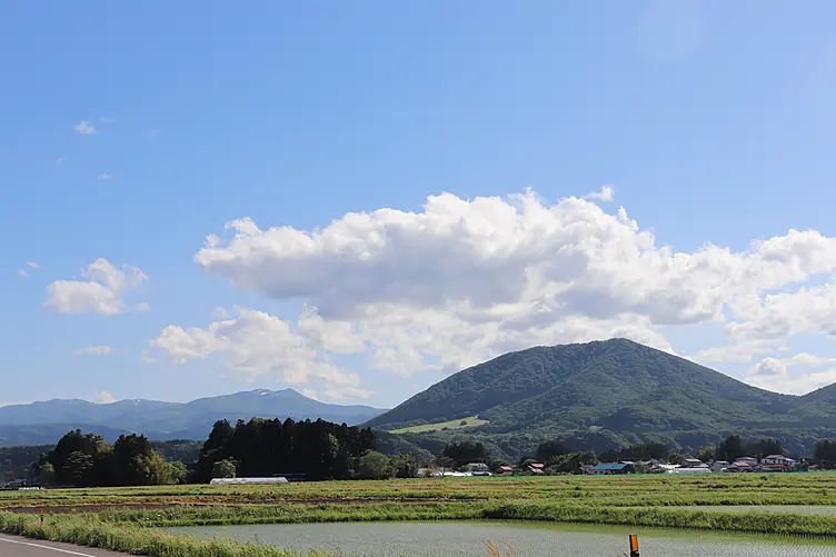 田園と山