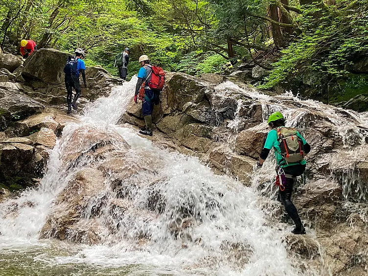 八風谷沢登り