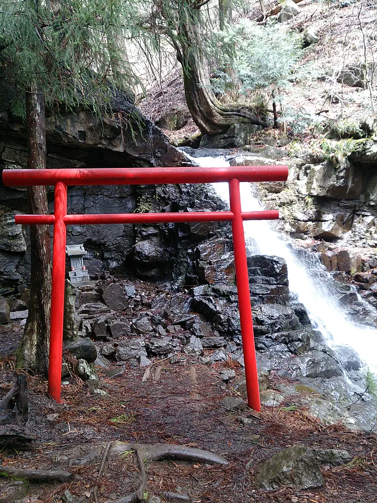 鳥居と母の白滝