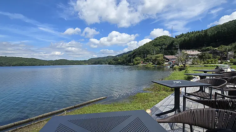 湖畔カフェ『ao LAKESIDE CAFE』