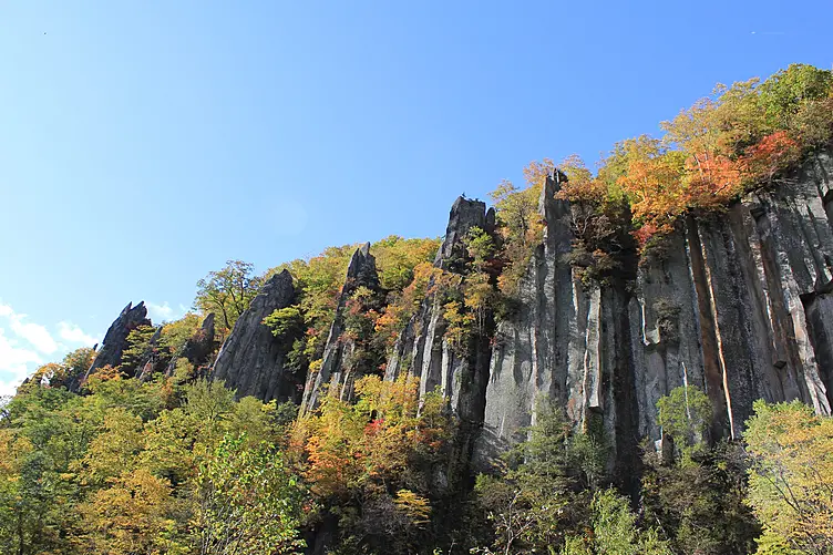 柱状節理と紅葉