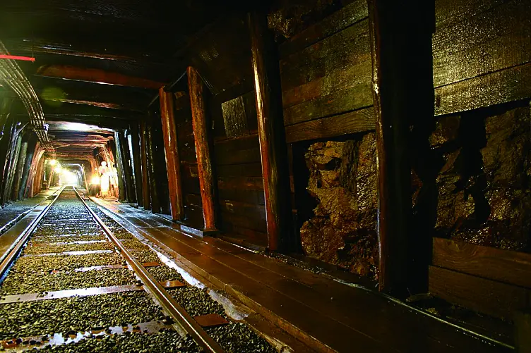 鉱産の中の様子