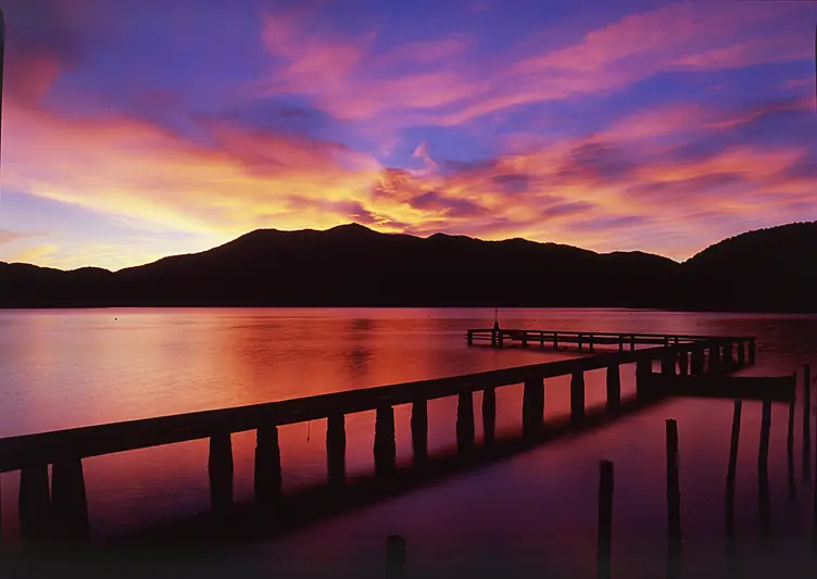 夕暮れの野尻湖
