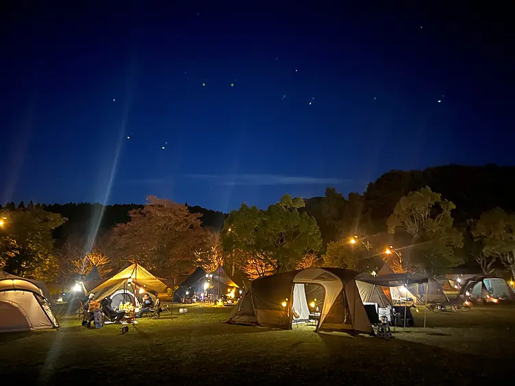 ドラゴンキャンプ場　キャンプ（夜）