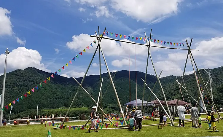 竜門ダム　巨大ブランコ