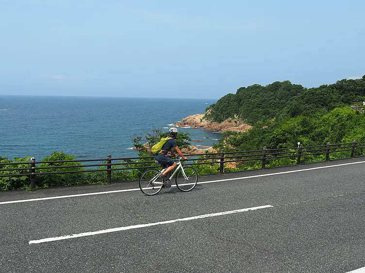 海沿いをサイクリング