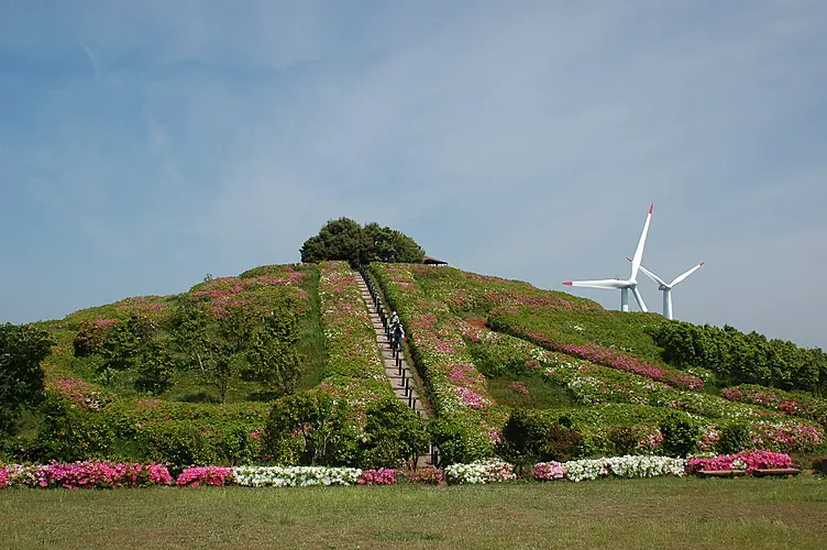季節ごとの花を楽しみながら散策も