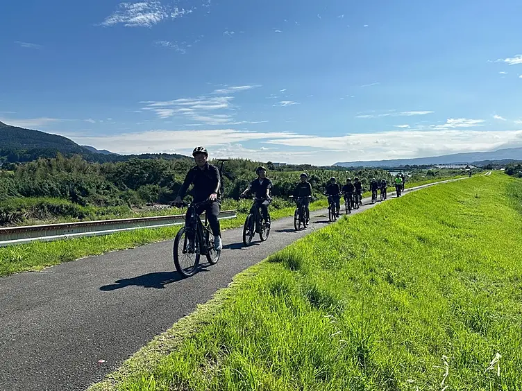 えびの市の観光地を自転車で