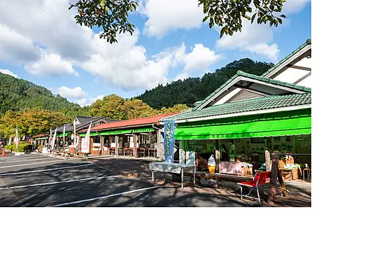 おもごふるさとの駅にある地域特産品の販売所