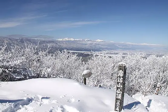冬の霧訪山山頂