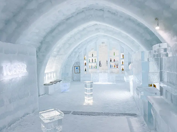 氷でできたバー