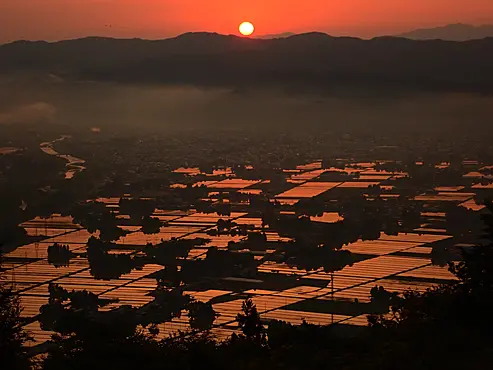 絶景熊野山の夜明け